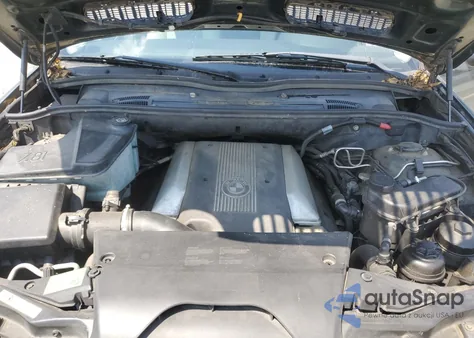 2001 BMW X5 4.4I from USA, damaged, VIN WBAFB33511LH21229